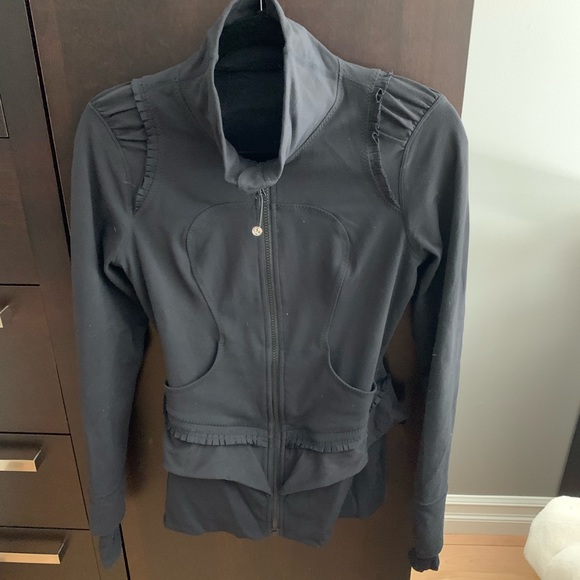 13 Lululemon Pieces!! Closet clear out! - Picture 12 of 13